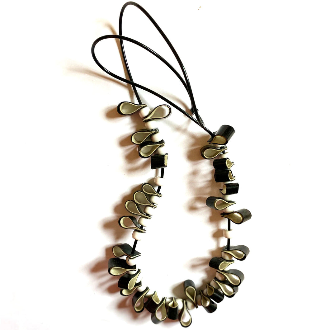 Black and White Plastic Necklace and Earring Set