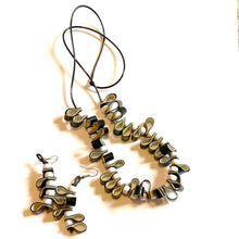 Black and White Plastic Necklace and Earring Set
