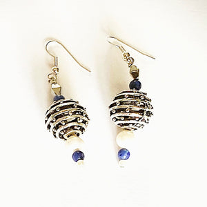 Metal Basket Earrings part of Lapiz Set