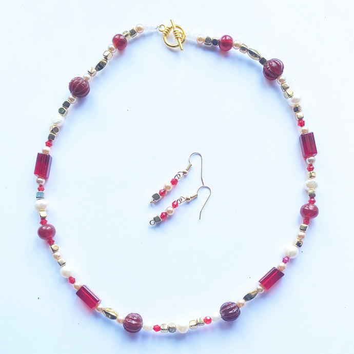 Artisan Pearl with red and golden bead necklace Set